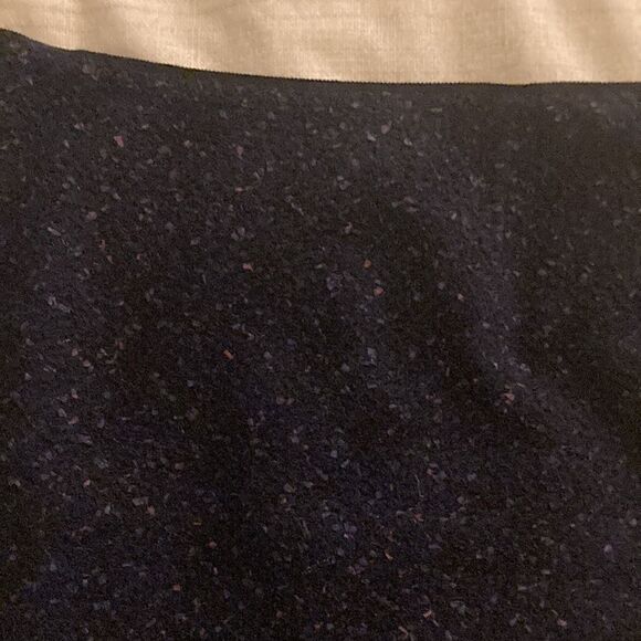 Elie Tahari Navy Tweed Wool Skirt with  Asymmetrical Hem. Size 4. - Picture 3 of 9